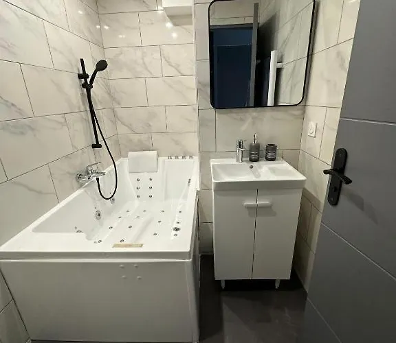 Jaccuzzi A 2 Min Davignon Апартаменты